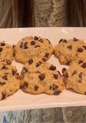 Una foto de Galletitas de avena con chips (opción integral)