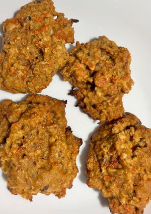 Una foto de Galletitas de zanahoria, avena y harina de garbanzos