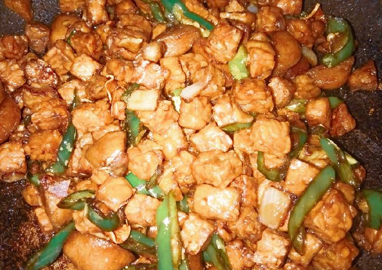 Bagaimana Menyiapkan Orek Tempe Baso, Enak Banget