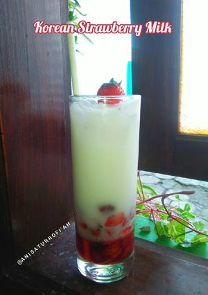 Foto resep Kuliner Khas Korea~Korean Strawberry Milk