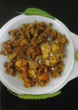 A picture of Ginger garlic sauce with magic prawns pick.