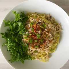 รูปของ Topping Ayam Gurih untuk Mie Ayam