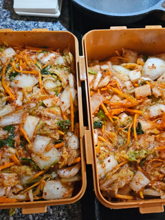 A picture of 김치 (Kimchi - no shellfish, low-salt).