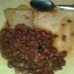 A picture of Stewed Beans served with chapo.