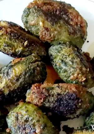 भरली कारले (bharli karli recipe in marathi) रेसिपी चे मुख्य फोटो 