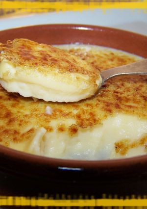 Une photo de Crema catalana ou crème catalane