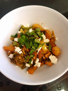 Una foto de Verduras con miso y feta