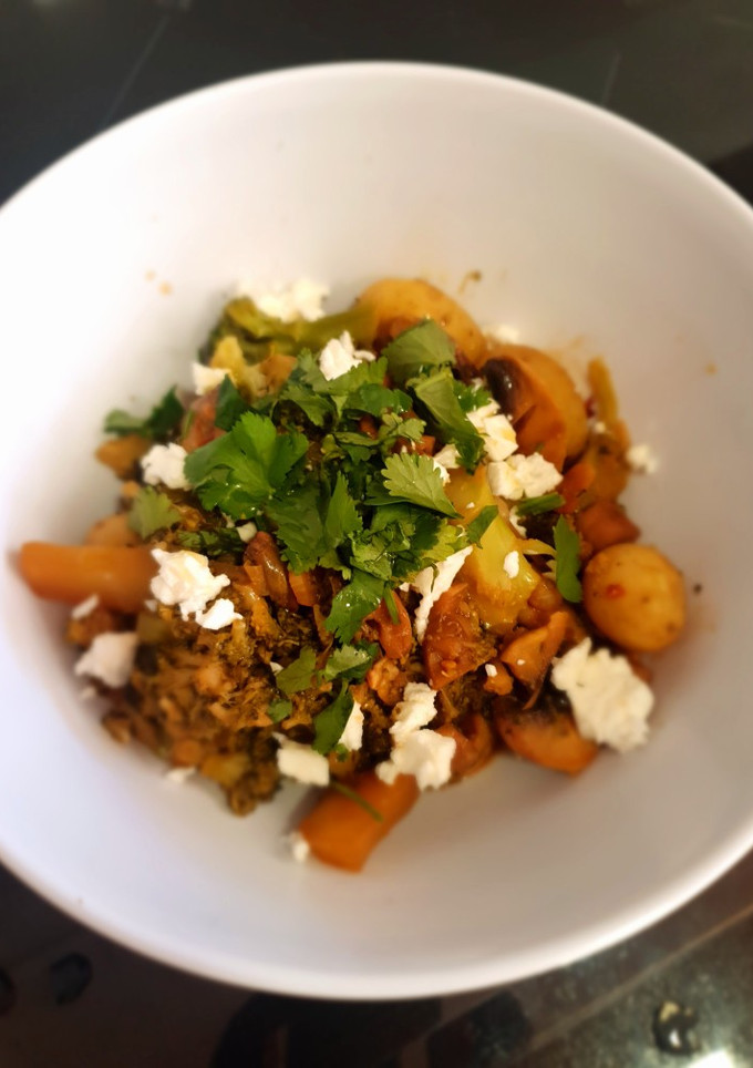 Una foto de Verduras con miso y feta