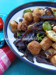 Foto resep Tumis Tahu Jamur Kuping Pedas