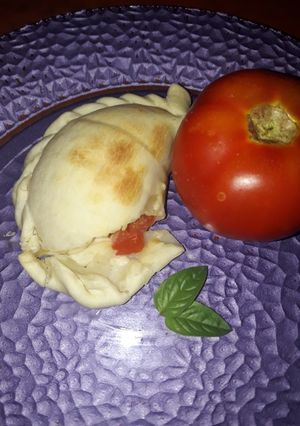 Una foto de Empanadas de Tomate y Albahaca 🍅🌱