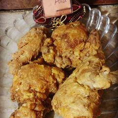A picture of Albaik Chicken.