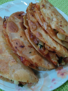 டோமினோஸ் ஸ்டைல் கோதுமை மாவு டேகோஸ் (Kothumai maavu tacos recipe in tamil) செய்முறை முக்கிய புகைப்படம்