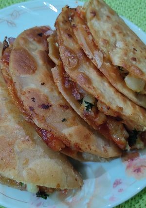 டோமினோஸ் ஸ்டைல் கோதுமை மாவு டேகோஸ் (Kothumai maavu tacos recipe in tamil) செய்முறை முக்கிய புகைப்படம்