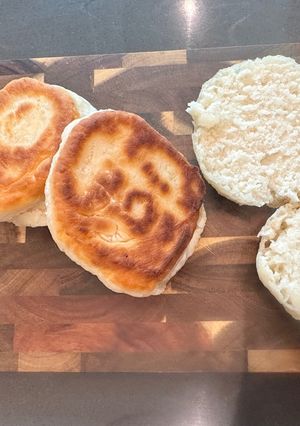 A picture of Scottish Bannock - Amazing Perfect FAST Emergency Bread :P Wowwweeeee - Enjoy :P.