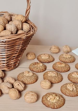 Una foto de Galletas de avena, canela y nuez