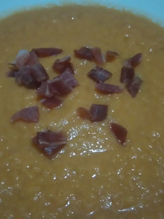 Una foto de Salmorejo con calabacín