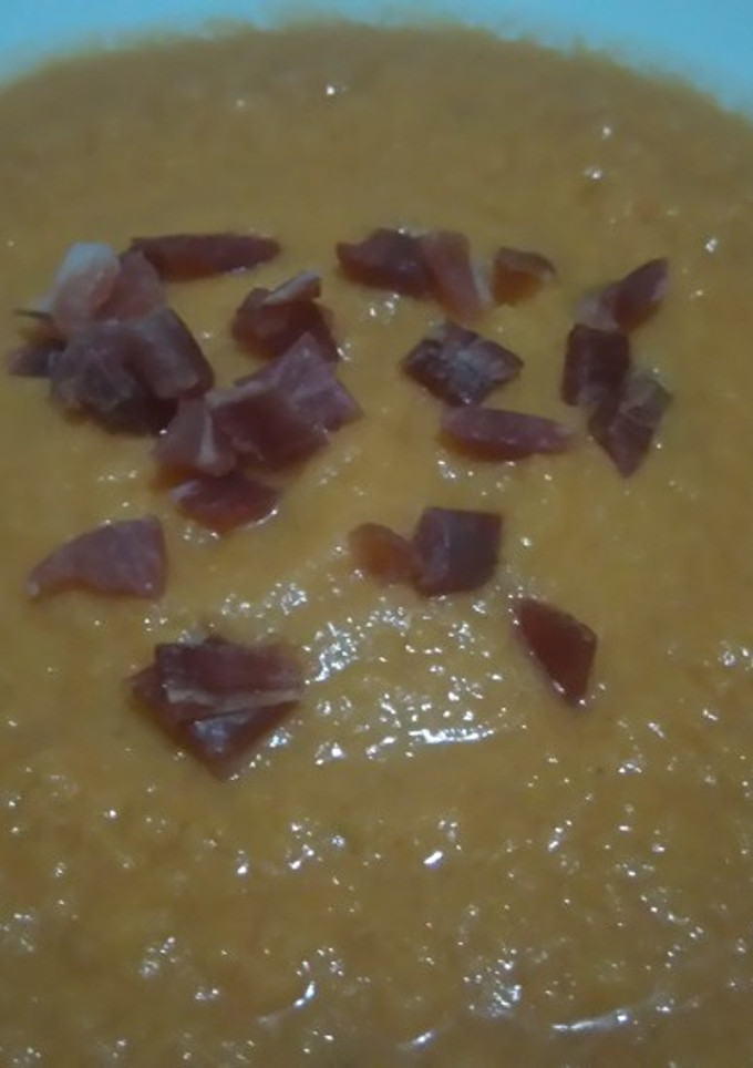 Una foto de Salmorejo con calabacín