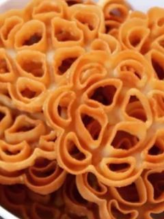 அச்சு முறுக்கு(achu murukku recipe in tamil) செய்முறை முக்கிய புகைப்படம்
