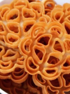 அச்சு முறுக்கு(achu murukku recipe in tamil) செய்முறை முக்கிய புகைப்படம்