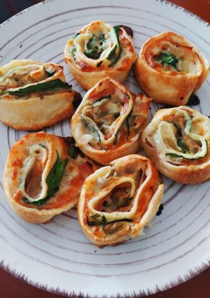 Una foto de Rolls jamón, queso y espinaca