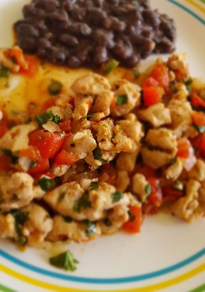 Una foto de Bistecs de puerco a la mexicana fácil y rápida