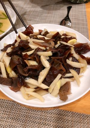 茭白筍炒木耳 的食譜成品照片