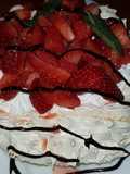 بافلوفا بالفراولة وكريمة الشانتيه 🍓