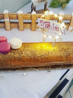 Une photo de Bûche entremet framboise citron
