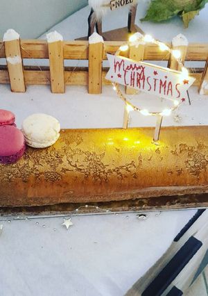 Une photo de Bûche entremet framboise citron
