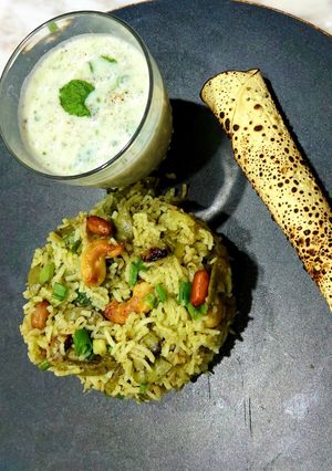 A picture of Surti Papadi Khichdi.