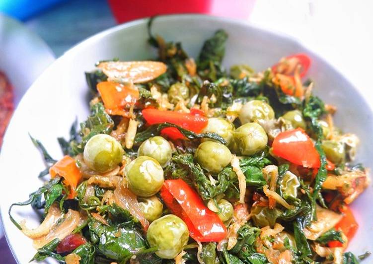 Resep Tumis daun singkong lenca dengan teri Medan Anti Gagal