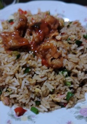 Una foto de Arroz Chaufa con Kalu Wantán