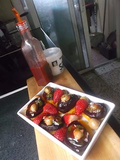 Una foto de Ensalada de remolacha con naranja y fresones
