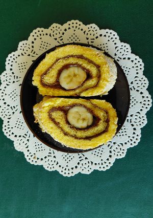 Pudingporos piskóta Nutella és banán töltelékkel recept fotója