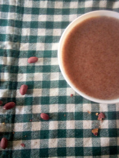 A picture of Nice porridge with milk.