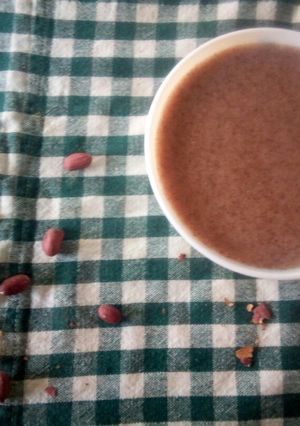A picture of Nice porridge with milk.