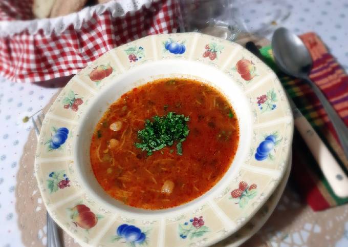 Le moyen le plus simple de Préparer Savoureux Soupe rouge a la
vermicelle 🍅