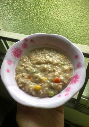 Hình của món Cháo yến mạch rau củ cá ngừ.