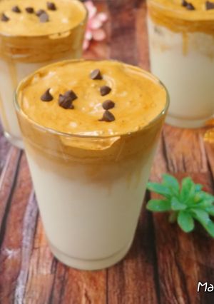 ডালগোনা কফি(dalgona coffee recipe in Bengali) রেসিপির প্রধান ছবি