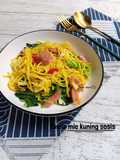 Tumis mie kuning sosis