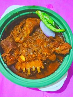 ढाबा वाली मटन करी (Dhaba wali mutton curry recipe in Hindi) रेसिपी मुख्य फोटो