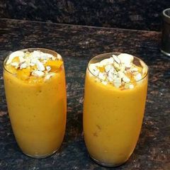 A picture of Mango mastani.