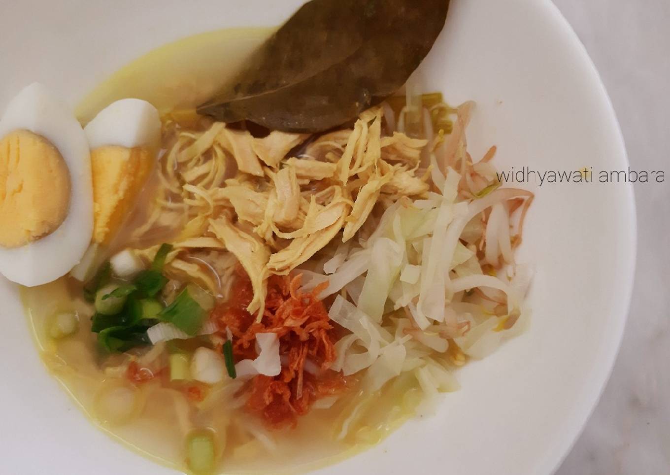 Soto Ayam Bening Kuning