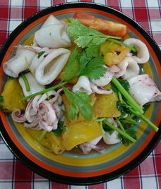 mực xào giá cà chua