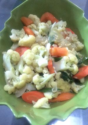 Foto resep Tumis Kembang Kol Wortel Sederhana