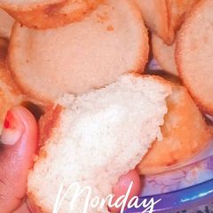 A picture of Plain and simple vanilla cupcakes.