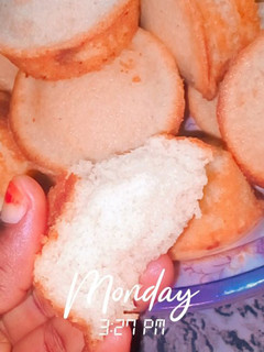 A picture of Plain and simple vanilla cupcakes.