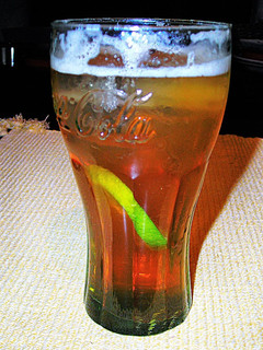 Una foto de Cóctel de cerveza rubia