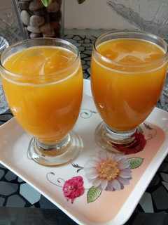 A picture of Mango peach juice.