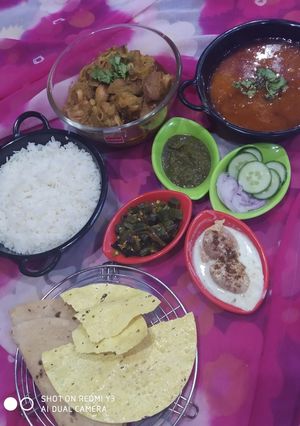A picture of Kathal with steamed rice and dal fry.